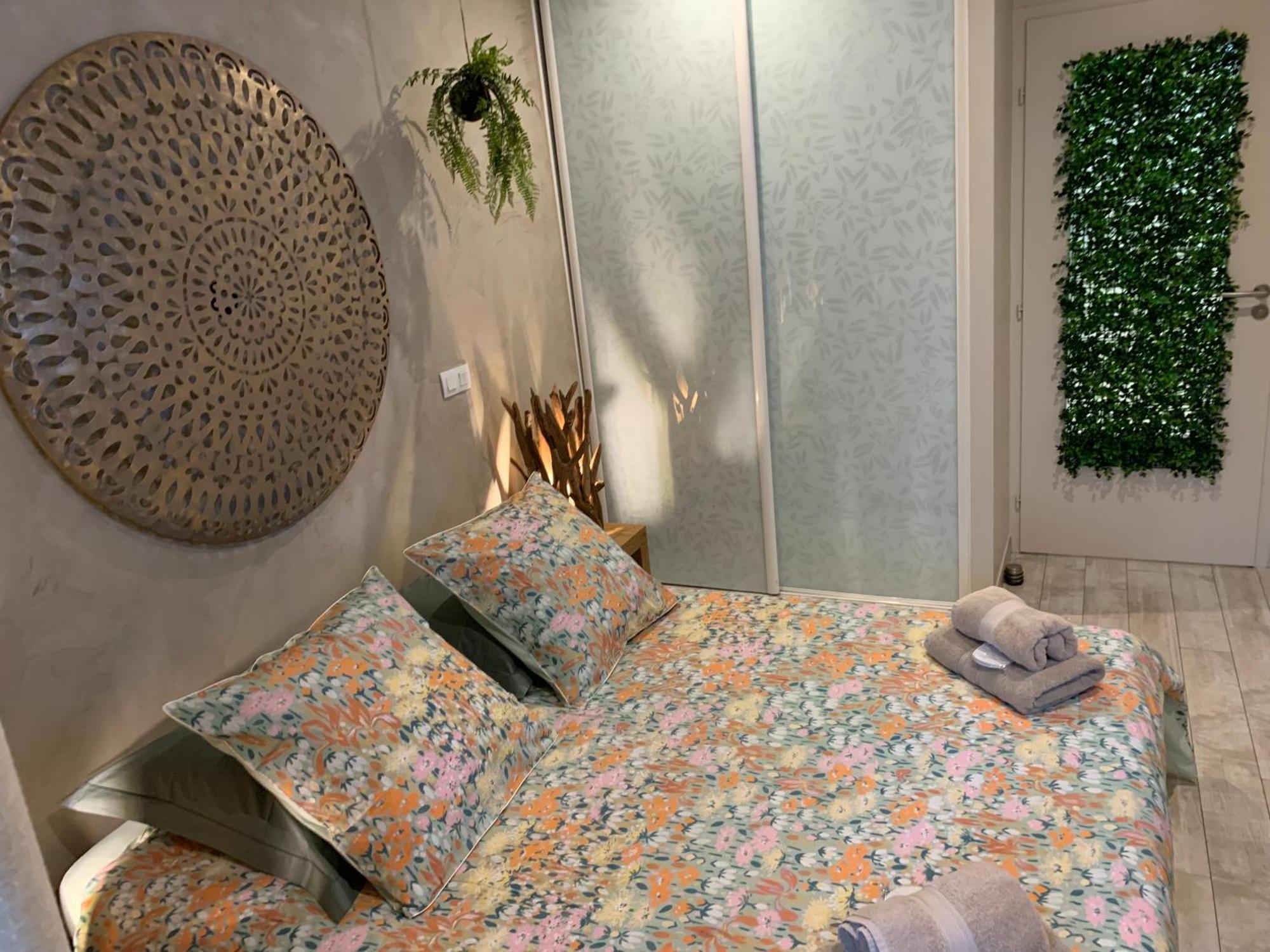 Le Paon Bleu Annecy Poisy Bed and Breakfast Εξωτερικό φωτογραφία